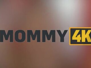 Mommy4k&period; besar payu dara adalah yang terbaik