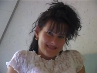 ตาย kleine mia aus jena zeigt dem wessi ihre teenie. | xhamster