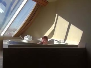 Provocative rumaja: hot-tub nggodha machine