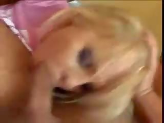 Blondynka wiek dojrzewania w trójkąt xxx