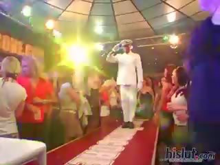 这些 人 爱 到 他妈的