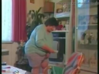 淫荡 丰润 干 housework