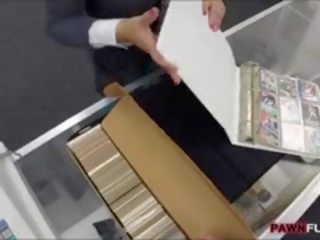 ضخم الثدي جبهة مورو تبيع لها أشياء و خبطت في ال خلف الكواليس