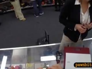 Magnificent kinh doanh nư sinh đóng đinh tại các pawnshop