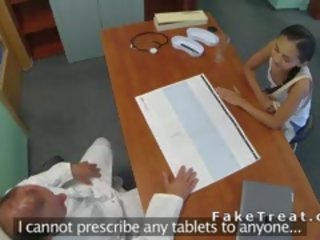 Медична людина трахає російська пацієнт