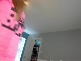 Uly emjekli blondinka ýaşlar stripping - www.bitstube.com