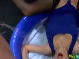 Kencing minum pelacur fucked