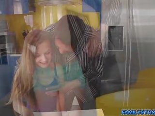 Марісса здобули її обличчя промоклий в сім’я