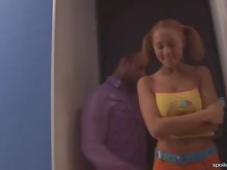 巨乳 青少年!