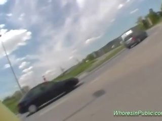 Грудаста підліток потреби готівка