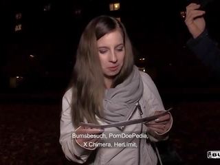 Bums 总线 - 可爱 巨乳 德语 新手 vanda 天使 采摘的 向上 和 性交 硬 在 性别 夹 面包车