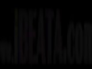 Titty pollastrella masturbare rozzo