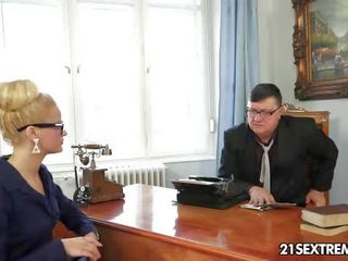 Сграда tents в на панталони